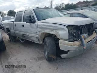 2005 Chevrolet Silverado 2500HD LT with VIN 1GCHK23205F840581, listed as a IAAI auction lot 41513045 with Not provided miles and . Bid and sale history available at DreamBid. Image 1.