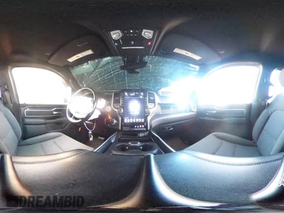 2020 Ram 1500 Big Horn z VIN 1C6RREFG2LN338139, wystawiony jako Copart lot #48244545 z przebiegiem 83 169 mil mil oraz Nie do naprawy • Non repairable. Historia ofert i sprzedaży dostępna na DreamBid. Obrazek 13.