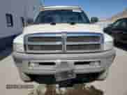 1998 Dodge 2500 с VIN 3B7KF26Z5WM219387, выставлен на аукционе Copart как лот 72813764 с пробегом 276 203 миль миль и Чистый • Clean title. История ставок и продаж доступна на DreamBid. Изображение 5.