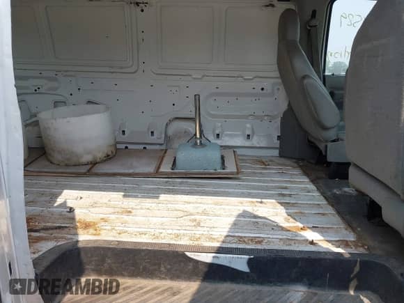 2013 Ford Econoline Cargo Commercial с VIN 1FTNE2EW6DDA18534, выставлен на аукционе IAAI как лот 42884589 с пробегом 205 737 миль миль и . История ставок и продаж доступна на DreamBid. Изображение 8.