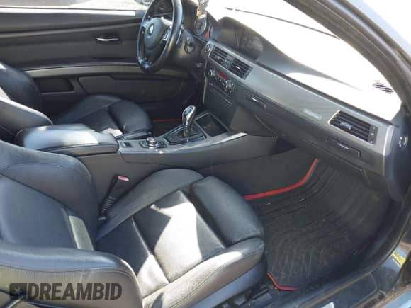 2011 BMW 3 Series 335is с VIN WBADX1C50BE570111, выставлен на аукционе IAAI как лот 43508136 с пробегом 105 738 миль миль и . История ставок и продаж доступна на DreamBid. Изображение 5.