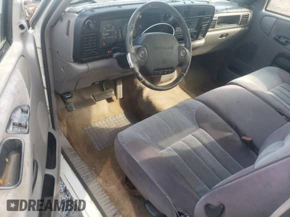 1995 Dodge 1500 with VIN 1B7HC16Y5SS207746, listed as a Copart auction lot 62829205 with 151,782 mi miles and Clean title. Bid and sale history available at DreamBid. Image 8.