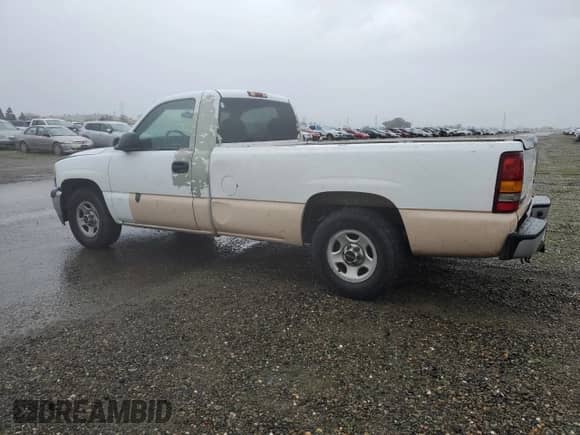 2002 GMC Sierra 1500 SLE with VIN 1GTEC14V22Z329550, listed as a Copart auction lot 46582965 with 206,097 mi miles and Salvage title. Bid and sale history available at DreamBid. Image 2.
