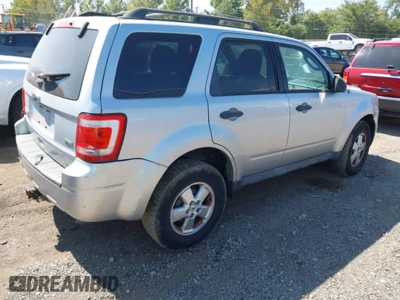 2011 Ford Escape XLT с VIN 1FMCU9DG8BKC03329, выставлен на аукционе IAAI как лот 43192782 с пробегом 122 131 миль миль и . История ставок и продаж доступна на DreamBid. Изображение 4.