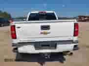 2017 Chevrolet Silverado 2500HD LT z VIN 1GC1KVEY9HF181540, wystawiony jako IAAI lot #43017957 z przebiegiem 198 394 mil mil oraz . Historia ofert i sprzedaży dostępna na DreamBid. Obrazek 18.