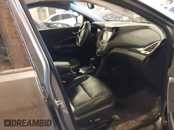 2014 Hyundai Santa Fe с VIN 5XYZWDLA0EG141153, выставлен на аукционе IAAI как лот 41944695 с пробегом 72 493 миль миль и . История ставок и продаж доступна на DreamBid. Изображение 5.