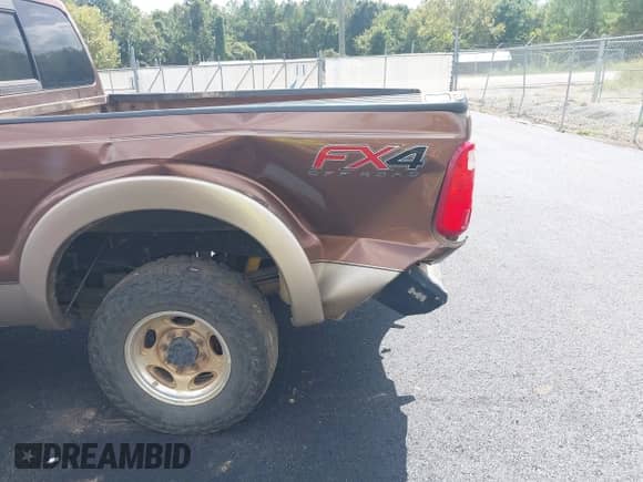 2012 Ford F-250 XL с VIN 1FT7W2BT9CEB52060, выставлен на аукционе IAAI как лот 43308628 с пробегом 212 107 миль миль и . История ставок и продаж доступна на DreamBid. Изображение 18.