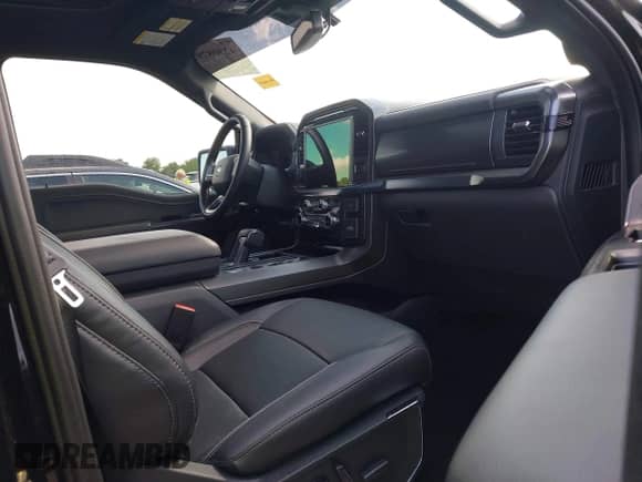 2024 Ford F-150 Lariat с VIN 1FTFW5L55RFC16319, выставлен на аукционе IAAI как лот 42308797 с пробегом 3 023 миль миль и . История ставок и продаж доступна на DreamBid. Изображение 5.