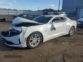 2019 Chevrolet Camaro 1LT z VIN 1G1FB1RX2K0125362, wystawiony jako Copart lot #87216225 z przebiegiem Nie podano mil oraz Czysty tytuł • Clean title. Historia ofert i sprzedaży dostępna na DreamBid. Obrazek 1.