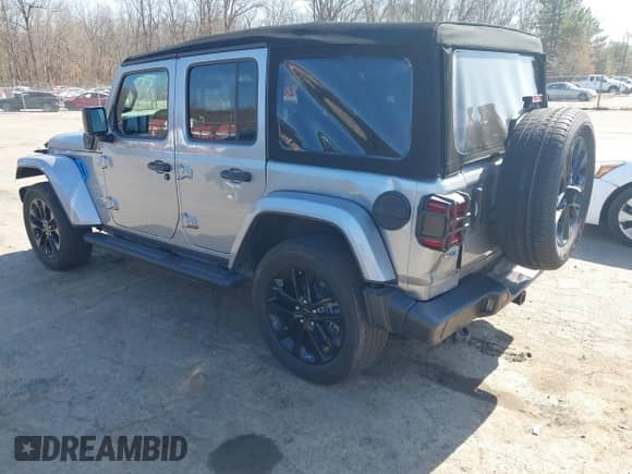 2021 Jeep Wrangler Unlimited Sahara with VIN 1C4JJXP68MW745327, listed as a IAAI auction lot 41783033 with 33,573 mi miles and . Bid and sale history available at DreamBid. Image 3.