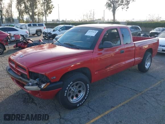 1998 Dodge Dakota SLT с VIN 1B7GL22Y9WS500143, выставлен на аукционе IAAI как лот 41353029 с пробегом 147 552 миль миль и . История ставок и продаж доступна на DreamBid. Изображение 2.