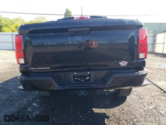 2025 Chevrolet Colorado 2WD Work Truck z VIN 1GCPSBEK9S1150054, wystawiony jako Copart lot #81321035 z przebiegiem 7 443 mil mil oraz Szkoda całkowita • Salvage title. Historia ofert i sprzedaży dostępna na DreamBid. Obrazek 6.