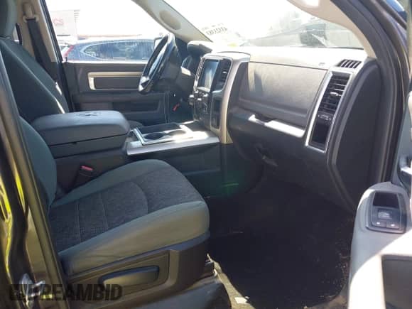 2015 Ram 1500 Big Horn с VIN 1C6RR7LT6FS622554, выставлен на аукционе IAAI как лот 43323383 с пробегом 79 786 миль миль и . История ставок и продаж доступна на DreamBid. Изображение 5.