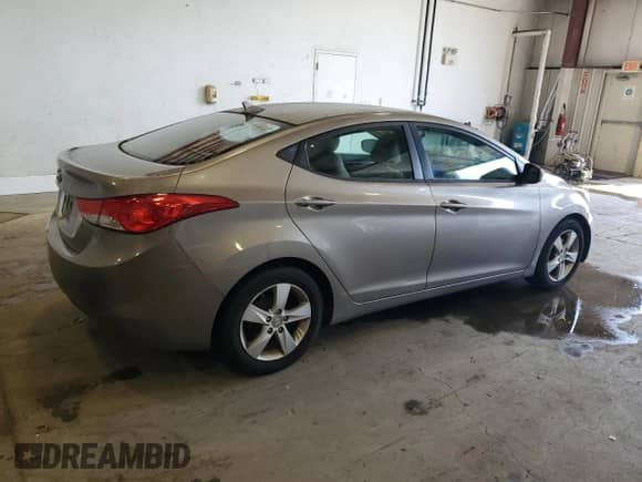 2013 Hyundai Elantra GLS с VIN 5NPDH4AE8DH449253, выставлен на аукционе Copart как лот 71715715 с пробегом 142 293 миль миль и Чистый • Clean title. История ставок и продаж доступна на DreamBid. Изображение 3.