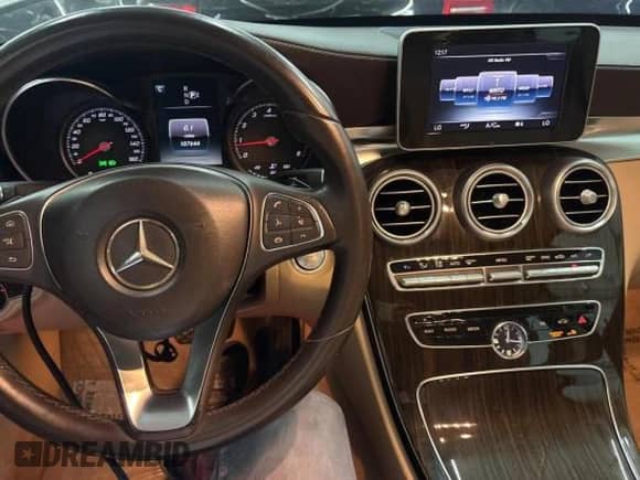 2015 Mercedes-Benz C 300 Luxury с VIN 55SWF4KB4FU027077, выставлен на аукционе Copart как лот 80309135 с пробегом 107 644 миль миль и Чистый • Clean title. История ставок и продаж доступна на DreamBid. Изображение 9.