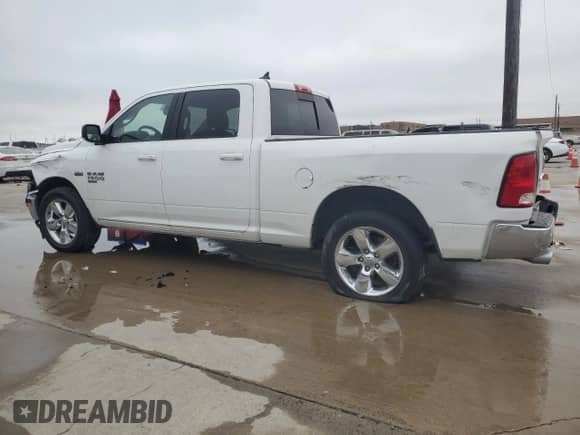 2019 Ram 1500 SLT z VIN 1C6RR6TT4KS510002, wystawiony jako Copart lot #45116645 z przebiegiem 118 447 mil mil oraz Szkoda całkowita • Salvage title. Historia ofert i sprzedaży dostępna na DreamBid. Obrazek 2.