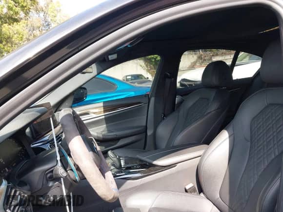 2021 BMW 5 Series 540i с VIN WBA53BJ02MWX10749, выставлен на аукционе IAAI как лот 42339201 с пробегом 46 807 миль миль и . История ставок и продаж доступна на DreamBid. Изображение 20.