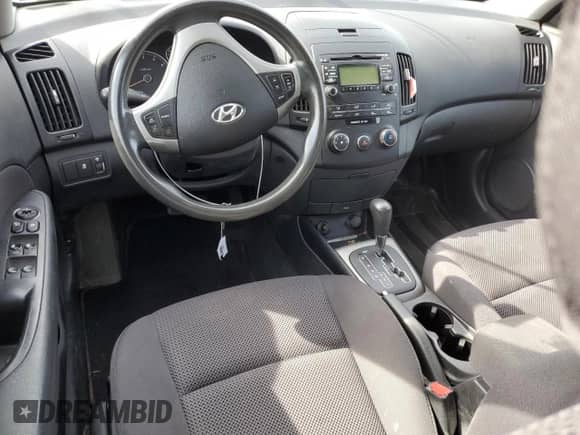 2011 Hyundai Elantra GLS z VIN KMHDC8AE9BU119075, wystawiony jako Copart lot #84589575 z przebiegiem 112 865 mil mil oraz Szkoda całkowita • Salvage title. Historia ofert i sprzedaży dostępna na DreamBid. Obrazek 8.