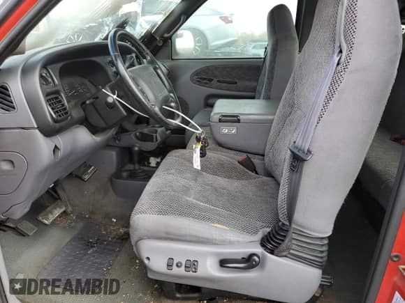 2000 Dodge 1500 с VIN 3B7HF13Z4YG125687, выставлен на аукционе Copart как лот 42504674 с пробегом 125 178 миль миль и Списание • Salvage title. История ставок и продаж доступна на DreamBid. Изображение 7.