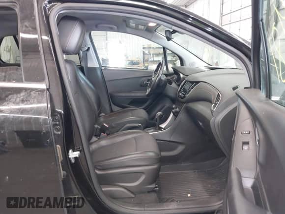 2020 Chevrolet Trax LT z VIN KL7CJPSB6LB079634, wystawiony jako IAAI lot #43041981 z przebiegiem 51 318 mil mil oraz . Historia ofert i sprzedaży dostępna na DreamBid. Obrazek 5.