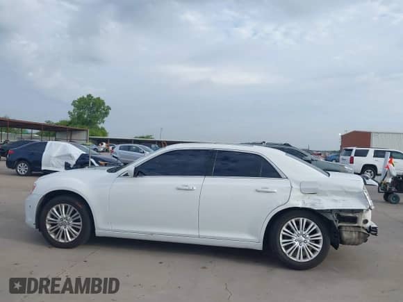 2014 Chrysler 300 с VIN 2C3CCARG3EH249426, выставлен на аукционе IAAI как лот 42741582 с пробегом 178 965 миль миль и . История ставок и продаж доступна на DreamBid. Изображение 14.