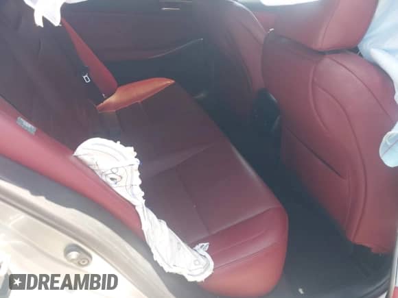 2018 Lexus IS 300 z VIN JTHBA1D22J5073560, wystawiony jako IAAI lot #42508038 z przebiegiem 86 910 mil mil oraz . Historia ofert i sprzedaży dostępna na DreamBid. Obrazek 8.