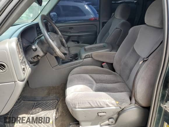 2005 GMC Sierra 1500 SLT z VIN 2GTEK19B251331894, wystawiony jako Copart lot #68260014 z przebiegiem 299 340 mil mil oraz Szkoda całkowita • Salvage title. Historia ofert i sprzedaży dostępna na DreamBid. Obrazek 7.