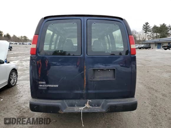 2008 Chevrolet Express Cargo z VIN 1GCFG154981206947, wystawiony jako Copart lot #46533115 z przebiegiem 283 730 mil mil oraz Czysty tytuł • Clean title. Historia ofert i sprzedaży dostępna na DreamBid. Obrazek 6.