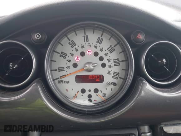 2005 MINI Hardtop с VIN WMWRC33515TK62376, выставлен на аукционе IAAI как лот 43315303 с пробегом 193 431 миль миль и . История ставок и продаж доступна на DreamBid. Изображение 14.