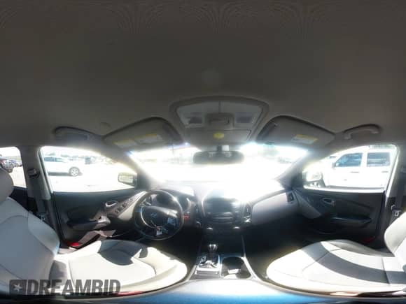 2015 Hyundai Tucson SE z VIN KM8JU3AGXFU103140, wystawiony jako IAAI lot #43305293 z przebiegiem 58 042 mil mil oraz . Historia ofert i sprzedaży dostępna na DreamBid. Obrazek 19.