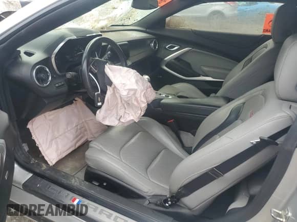 2018 Chevrolet Camaro 2SS z VIN 1G1FH3D78J0155871, wystawiony jako Copart lot #56176715 z przebiegiem Nie podano mil oraz Nie do naprawy • Non repairable. Historia ofert i sprzedaży dostępna na DreamBid. Obrazek 7.