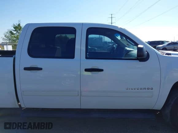2013 Chevrolet Silverado 1500 LT with VIN 3GCPCSE06DG130165, listed as a IAAI auction lot 43452244 with 252,206 mi miles and . Bid and sale history available at DreamBid. Image 13.
