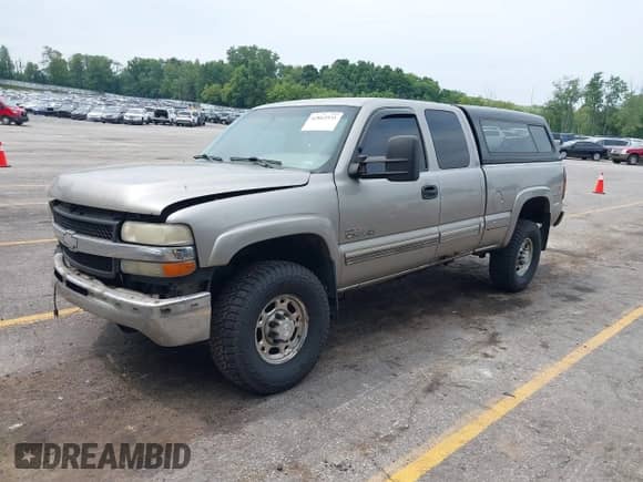 2002 Chevrolet Silverado 2500HD LT с VIN 1GCHK29172E158362, выставлен на аукционе IAAI как лот 42862931 с пробегом 261 133 миль миль и . История ставок и продаж доступна на DreamBid. Изображение 18.