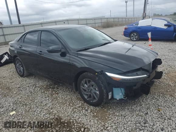 2025 Hyundai Elantra SEL Sport z VIN KMHLM4DJ4SU153435, wystawiony jako Copart lot #69757915 z przebiegiem 3 349 mil mil oraz Szkoda całkowita • Salvage title. Historia ofert i sprzedaży dostępna na DreamBid. Obrazek 4.