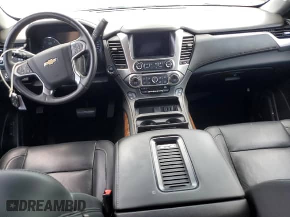 2018 Chevrolet Tahoe Premier с VIN 1GNSKCKC9JR123960, выставлен на аукционе Copart как лот 62316205 с пробегом 107 799 миль миль и Списание • Salvage title. История ставок и продаж доступна на DreamBid. Изображение 8.