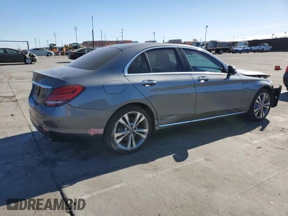 2017 Mercedes-Benz C 350e с VIN 55SWF4HB0HU225441, выставлен на аукционе Copart как лот 41779345 с пробегом 91 695 миль миль и Списание • Salvage title. История ставок и продаж доступна на DreamBid. Изображение 3.