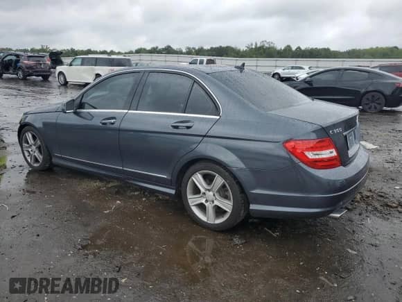 2010 Mercedes-Benz C 300 Sport с VIN WDDGF8BB3AR091858, выставлен на аукционе Copart как лот 72035345 с пробегом 125 238 миль миль и Чистый • Clean title. История ставок и продаж доступна на DreamBid. Изображение 2.