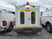 2010 Ford F-150 XL z VIN 1FTMF1CW1AKA46643, wystawiony jako Copart lot #54370785 z przebiegiem 141 766 mil mil oraz Czysty tytuł • Clean title. Historia ofert i sprzedaży dostępna na DreamBid. Obrazek 6.