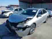 2017 Toyota Camry XLE z VIN 4T1BF1FK1HU660134, wystawiony jako IAAI lot #41697739 z przebiegiem 116 243 mil mil oraz . Historia ofert i sprzedaży dostępna na DreamBid. Obrazek 2.