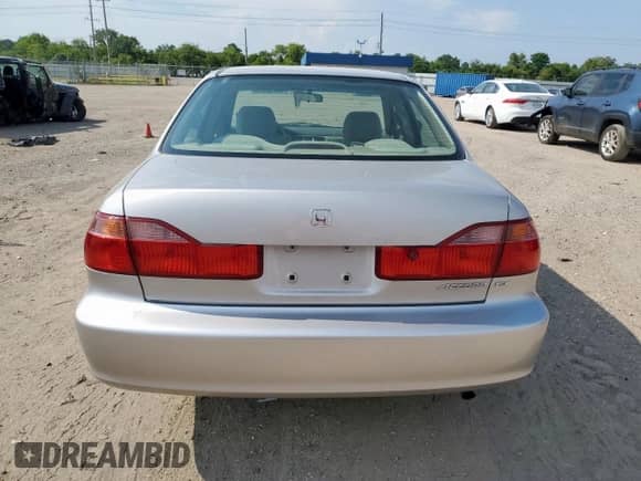 1999 Honda Accord EX с VIN JHMCG6670XC017775, выставлен на аукционе Copart как лот 69730015 с пробегом 153 308 миль миль и Списание • Salvage title. История ставок и продаж доступна на DreamBid. Изображение 6.