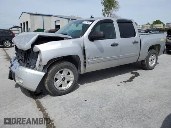 2011 Chevrolet Silverado 1500 LT с VIN 3GCPKSE32BG198120, выставлен на аукционе Copart как лот 50113974 с пробегом 194 030 миль миль и Списание • Salvage title. История ставок и продаж доступна на DreamBid. Изображение 1.