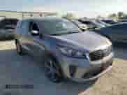2020 Kia Sorento LX z VIN 5XYPGDA55LG618215, wystawiony jako Copart lot #80355355 z przebiegiem 100 989 mil mil oraz Szkoda całkowita • Salvage title. Historia ofert i sprzedaży dostępna na DreamBid. Obrazek 4.