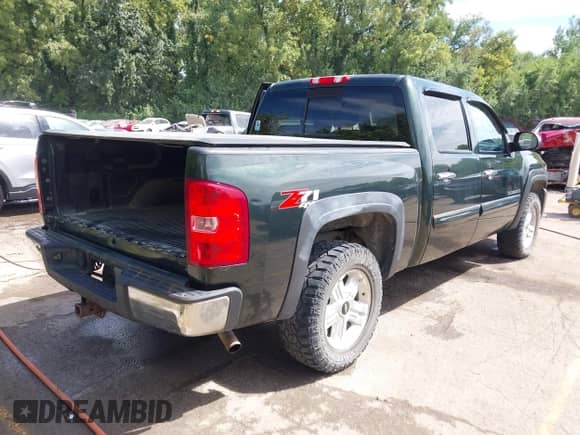 2013 Chevrolet Silverado 1500 LT with VIN 3GCPKSE76DG183528, listed as a IAAI auction lot 43109697 with 223,614 mi miles and . Bid and sale history available at DreamBid. Image 4.