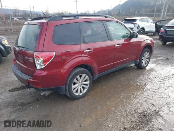 2013 Subaru Forester X Limited with VIN JF2SHAEC8DH416879, listed as a IAAI auction lot 41172171 with 111,123 mi miles and . Bid and sale history available at DreamBid. Image 4.