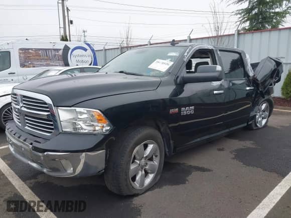 2017 Ram 1500 Big Horn z VIN 3C6RR6LT1HG789439, wystawiony jako IAAI lot #39430528 z przebiegiem 103 028 mil mil oraz . Historia ofert i sprzedaży dostępna na DreamBid. Obrazek 2.