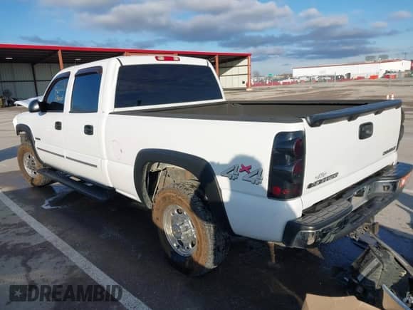 2004 Chevrolet Silverado 2500 LT с VIN 1GCGK23U64F112663, выставлен на аукционе IAAI как лот 41040200 с пробегом 264 252 миль миль и . История ставок и продаж доступна на DreamBid. Изображение 3.