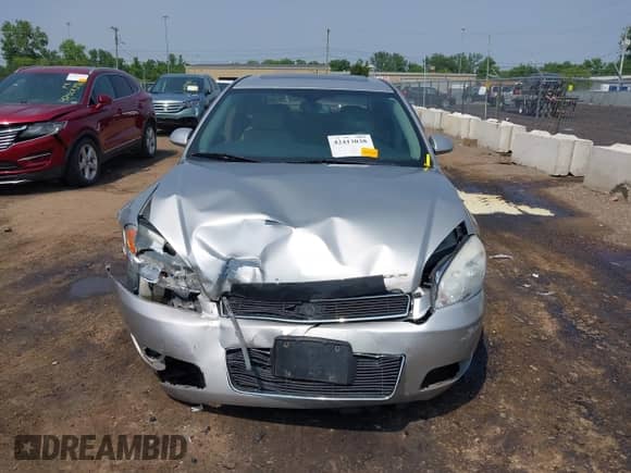 2008 Chevrolet Impala SS z VIN 2G1WD58C189282296, wystawiony jako IAAI lot #42413038 z przebiegiem 183 316 mil mil oraz . Historia ofert i sprzedaży dostępna na DreamBid. Obrazek 12.