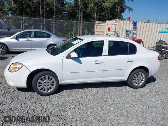 2010 Chevrolet Cobalt 1LT с VIN 1G1AD5F50A7212195, выставлен на аукционе IAAI как лот 43024126 с пробегом Не указан миль и . История ставок и продаж доступна на DreamBid. Изображение 14.