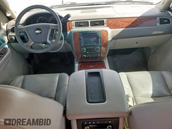 2009 Chevrolet Tahoe LTZ with VIN 1GNFC33039R294296, listed as a Copart auction lot 57059255 with 211,122 mi miles and Salvage title. Bid and sale history available at DreamBid. Image 8.