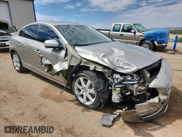 2016 Volvo S60 T5 Premier с VIN YV1612TK5G1399275, выставлен на аукционе Copart как лот 71801215 с пробегом 123 901 миль миль и Списание • Salvage title. История ставок и продаж доступна на DreamBid. Изображение 4.